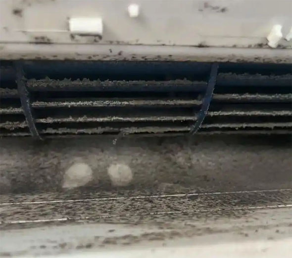 达坂城空调吹的风有股烧焦味是怎么回事